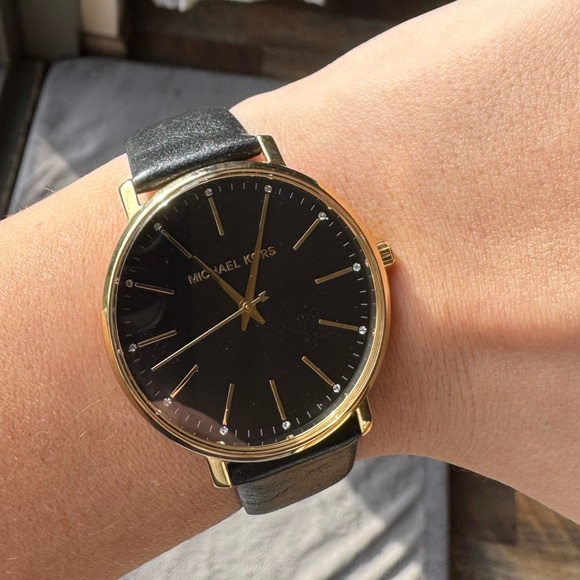 Michael Kors Pyper Watch Black and Gold Leather Strap 38mm - Picture 2 of 12